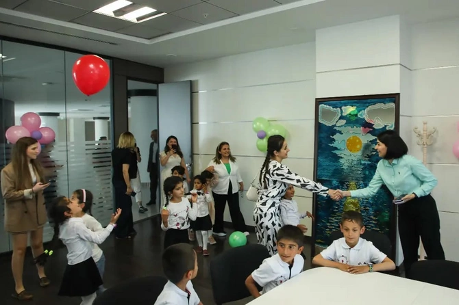 “Yerdə ulduzlar” 1 iyunda “Xəzər Media Mərkəzi”ndə qonaq oldular — FOTOLAR “Yerdə ulduzlar” 1 iyunda “Xəzər Media Mərkəzi”ndə qonaq oldular — FOTOLAR