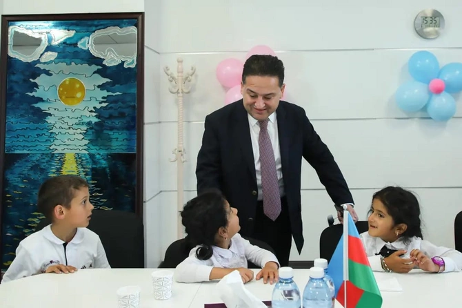 “Yerdə ulduzlar” 1 iyunda “Xəzər Media Mərkəzi”ndə qonaq oldular — FOTOLAR “Yerdə ulduzlar” 1 iyunda “Xəzər Media Mərkəzi”ndə qonaq oldular — FOTOLAR
