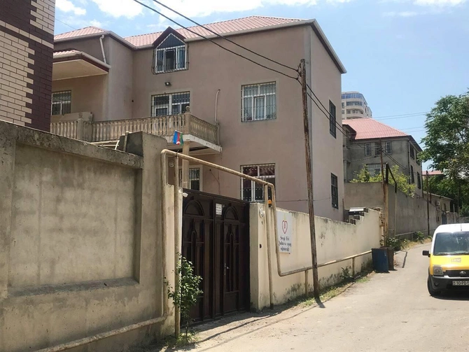 “Körpələrin başını qırxıb spirt vurur, sonra yandırıb tamaşa edirdilər” — Bakıdakı sığınacaq barədə yeni iddialar “Körpələrin başını qırxıb spirt vurur, sonra yandırıb tamaşa edirdilər” — Bakıdakı sığınacaq barədə yeni iddialar