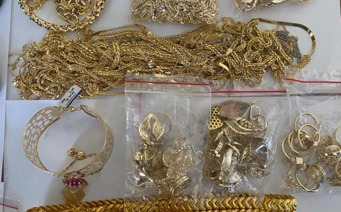 İrandan Azərbaycana 11 kq-a yaxın qızılın qanunsuz keçirilməsinin qarşısı alındı — FOTOLAR