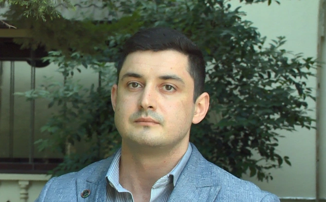 İçərişəhərdə qala divarları yazanları hansı cəzalar gözləyir? — FOTOLAR İçərişəhərdə qala divarları yazanları hansı cəzalar gözləyir? — FOTOLAR