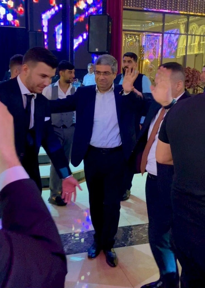 SON DƏQİQƏ: Nazir müavini erməni əsirliyində qalmış qazimizin toyunda — FOTOLAR (EKSKLÜZİV) SON DƏQİQƏ: Nazir müavini erməni əsirliyində qalmış qazimizin toyunda — FOTOLAR (EKSKLÜZİV)