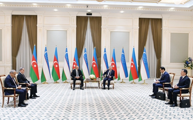 İlham Əliyevlə Şavkat Mirziyoyevin məhdud tərkibdə görüşü oldu — FOTOLAR