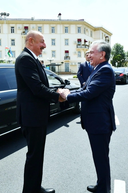 İlham Əliyev və Şavkat Mirziyoyev Daşkənddə Heydər Əliyev Meydanının açılışını etdilər — YENİLƏNİB