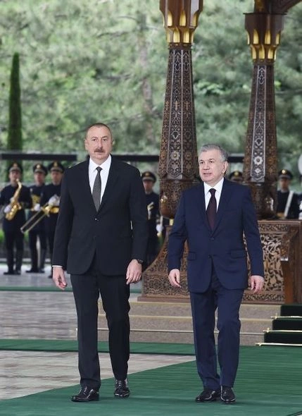 İlham Əliyevin Daşkənddə rəsmi qarşılanma mərasimi oldu — FOTOLAR İlham Əliyevin Daşkənddə rəsmi qarşılanma mərasimi oldu — FOTOLAR