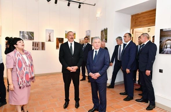 İlham Əliyev Xivədə “Nurullaboy” saray kompleksi ilə tanış oldu — YENİLƏNİB İlham Əliyev Xivədə “Nurullaboy” saray kompleksi ilə tanış oldu — YENİLƏNİB