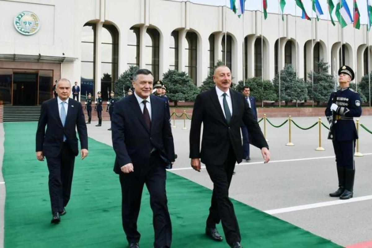 İlham Əliyev Daşkənddən Ürgənc şəhərinə yola düşdü — FOTO