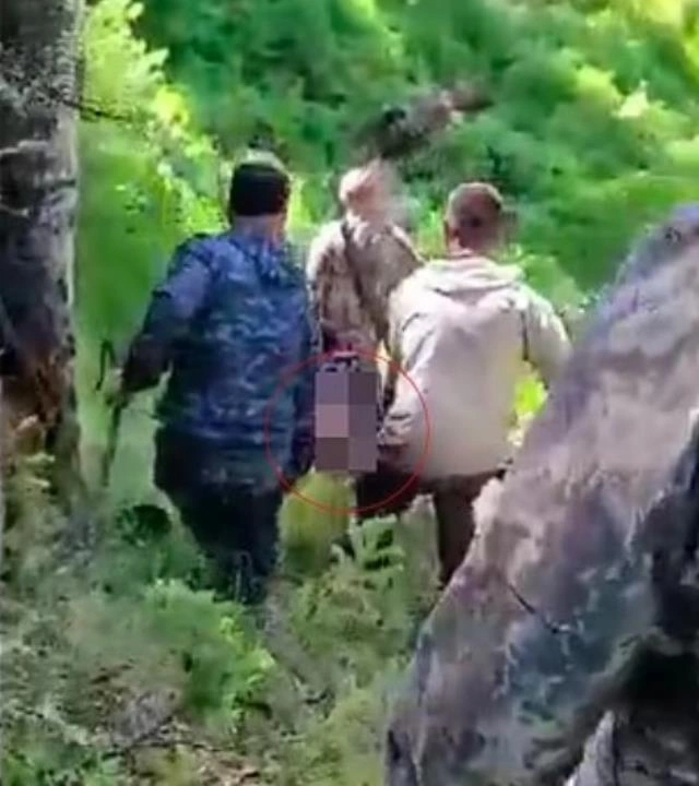 Yaraladığı ayıya yaxınlaşan ovçu həyatının səhvini etdi — FOTOLAR