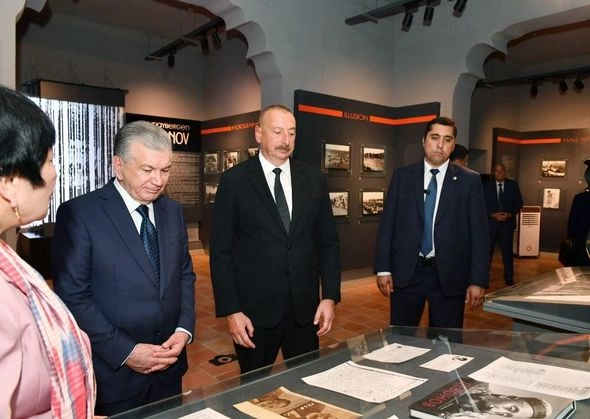 İlham Əliyev Xivədə “Nurullaboy” saray kompleksi ilə tanış oldu — YENİLƏNİB İlham Əliyev Xivədə “Nurullaboy” saray kompleksi ilə tanış oldu — YENİLƏNİB