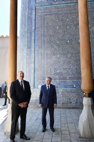 Prezidentlər İçan-Qala Dövlət Tarixi Memarlıq Muzeyi ilə tanış oldular — YENİLƏNİB
