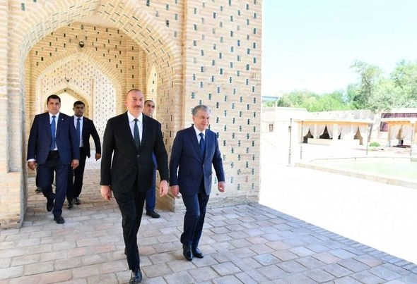 İlham Əliyev Xivədə “Nurullaboy” saray kompleksi ilə tanış oldu — YENİLƏNİB İlham Əliyev Xivədə “Nurullaboy” saray kompleksi ilə tanış oldu — YENİLƏNİB