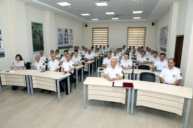 Gömrük Akademiyasında ixtisasartırma təlimlərinin yekun qiymətləndirilmə mərhələsi keçirilib — FOTOLAR