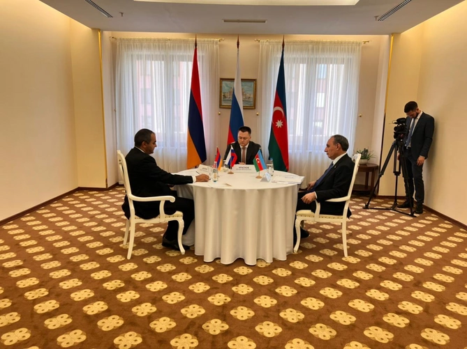 Azərbaycan, Ermənistan və Rusiyanın baş prokurorları arasında görüş keçirildi — FOTO Azərbaycan, Ermənistan və Rusiyanın baş prokurorları arasında görüş keçirildi — FOTO