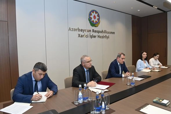 Ceyhun Bayramov BQXK-nin Azərbaycan nümayəndəliyinin rəhbəri ilə görüşüb — FOTOLAR