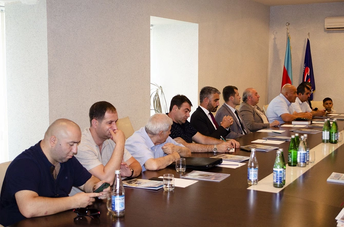 “Poliqon” jurnalının 10 illik yubileyində jurnalist Rəşad Süleymanovun xatirəsi anıldı — FOTOLAR “Poliqon” jurnalının 10 illik yubileyində jurnalist Rəşad Süleymanovun xatirəsi anıldı — FOTOLAR