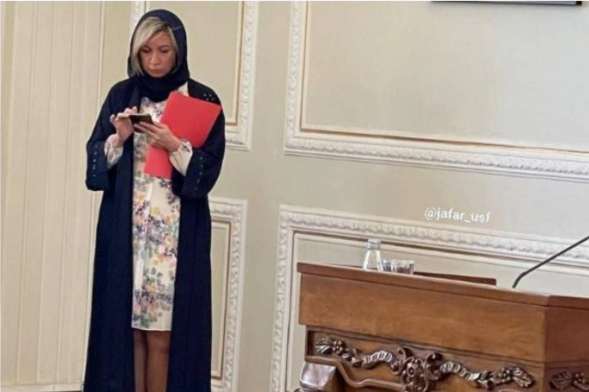 Zaxarovanın İrandakı bu fotosu maraqla qarşılandı