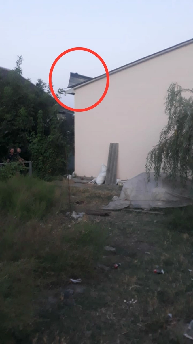 Mağazanın damını söküb oğurluğa girdilər — FOTOLAR Mağazanın damını söküb oğurluğa girdilər — FOTOLAR