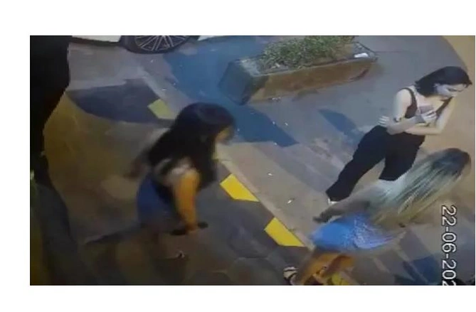 Polis azərbaycanlı prokuror qadına görə qızıl diş əməliyyatı keçirdi - VİDEO