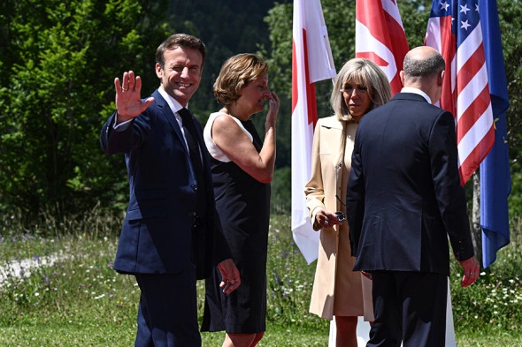 G7 liderlərinin Alp dağlarında görüşündən maraqlı FOTOLAR