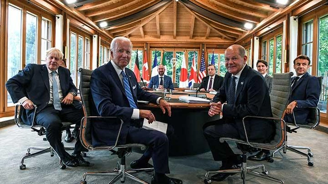 G7 liderlərinin Alp dağlarında görüşündən maraqlı FOTOLAR