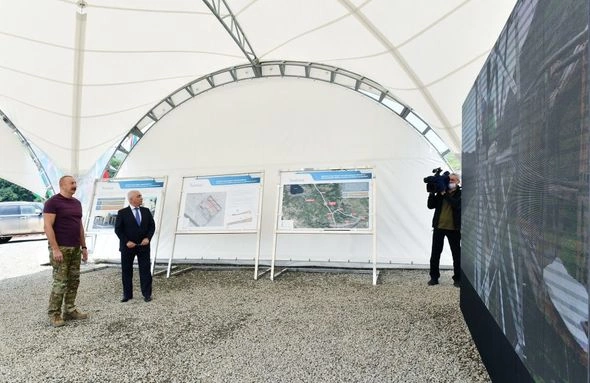 Prezident Laçında “Qorçu” elektrik yarımstansiyasında görülən işlərlə tanış oldu — FOTOLAR