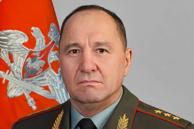 Putin Ukraynadakı müharibəni idarə etməyi başqa generala tapşırdı — FOTO Putin Ukraynadakı müharibəni idarə etməyi başqa generala tapşırdı — FOTO