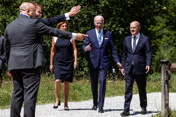 G7 liderlərinin Alp dağlarında görüşündən maraqlı FOTOLAR