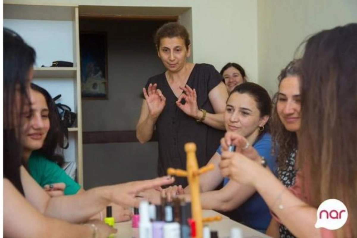 “Nar” eşitmə məhdudiyyətli şəxslər üçün peşə təlimləri layihəsinə yenidən start verdi — FOTOLAR