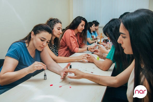 “Nar” eşitmə məhdudiyyətli şəxslər üçün peşə təlimləri layihəsinə yenidən start verdi — FOTOLAR