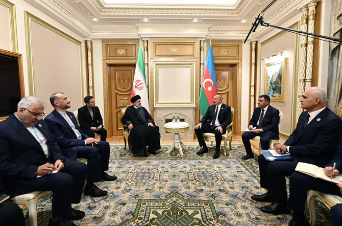 Aşqabadda Azərbaycan və İran prezidentlərinin görüşü oldu — YENİLƏNİB Aşqabadda Azərbaycan və İran prezidentlərinin görüşü oldu — YENİLƏNİB