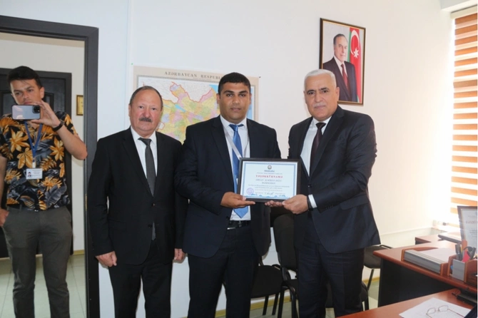 YAP Xətai rayon təşkilatının ərazi partiya təşkilatlarının fəalları ilə görüş keçirildi — FOTOLAR YAP Xətai rayon təşkilatının ərazi partiya təşkilatlarının fəalları ilə görüş keçirildi — FOTOLAR