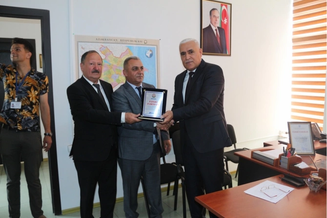 YAP Xətai rayon təşkilatının ərazi partiya təşkilatlarının fəalları ilə görüş keçirildi — FOTOLAR YAP Xətai rayon təşkilatının ərazi partiya təşkilatlarının fəalları ilə görüş keçirildi — FOTOLAR