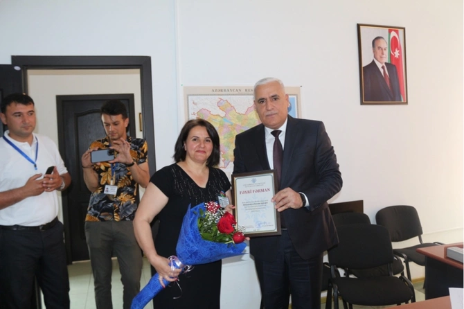 YAP Xətai rayon təşkilatının ərazi partiya təşkilatlarının fəalları ilə görüş keçirildi — FOTOLAR YAP Xətai rayon təşkilatının ərazi partiya təşkilatlarının fəalları ilə görüş keçirildi — FOTOLAR