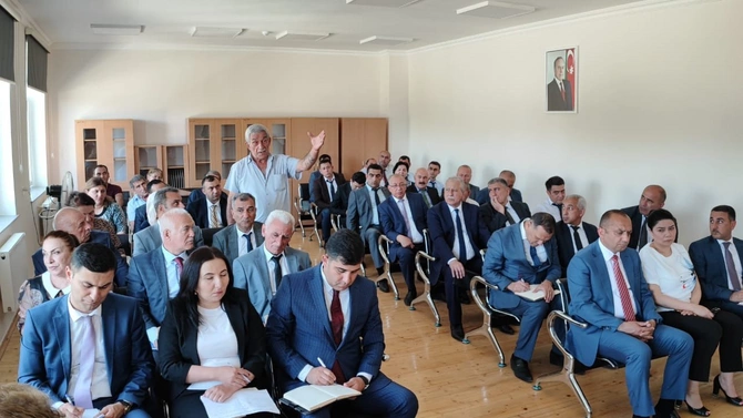Hacıqabulda növbəti səyyar qəbul-görüş keçirildi — FOTOLAR Hacıqabulda növbəti səyyar qəbul-görüş keçirildi — FOTOLAR