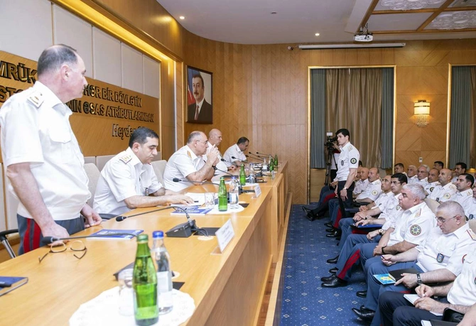 Dövlət Gömrük Komitəsində 6 ayın yekunlarına dair əməliyyat müşavirəsi keçirildi — FOTOLAR