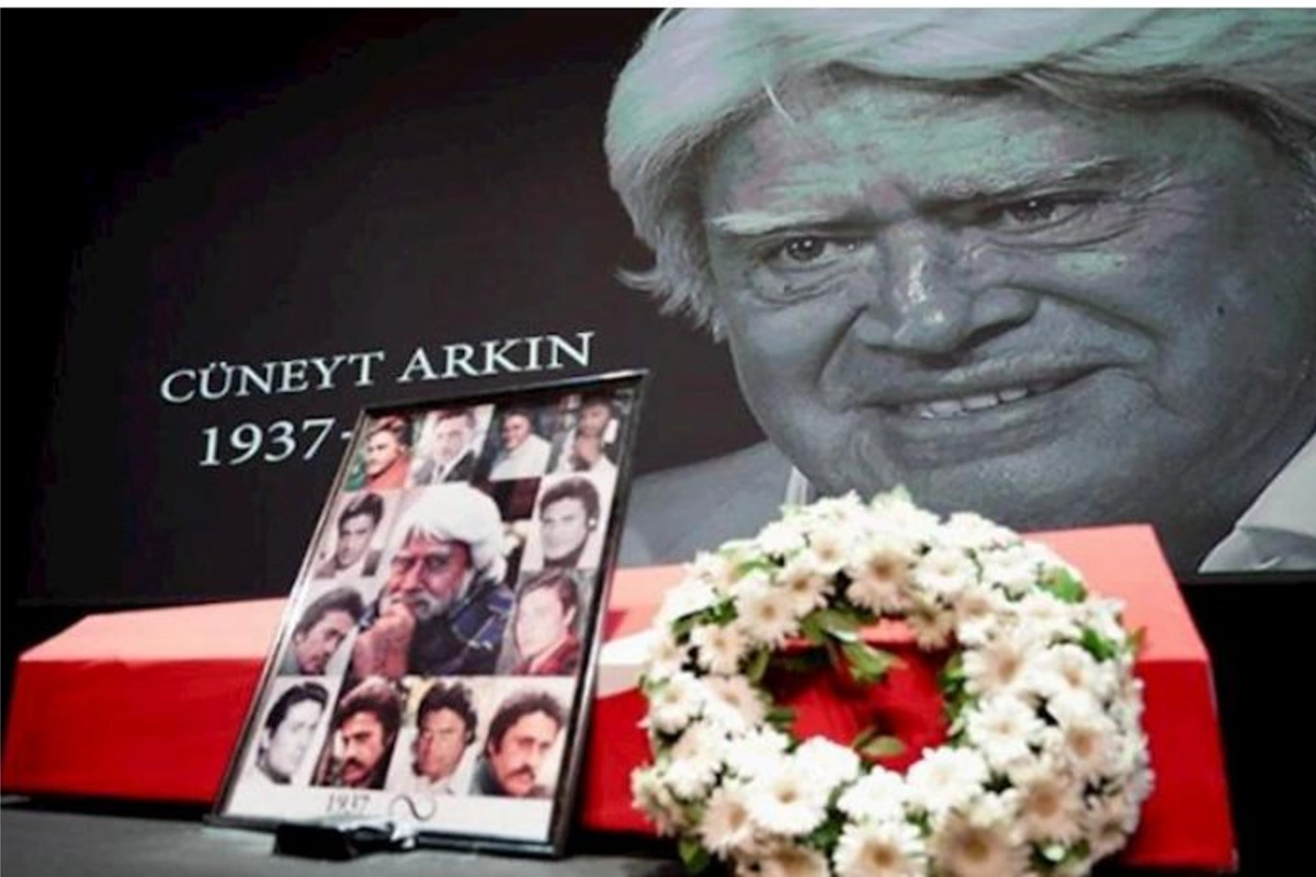 Cüneyt Arkın dəfn olundu — FOTOLAR
