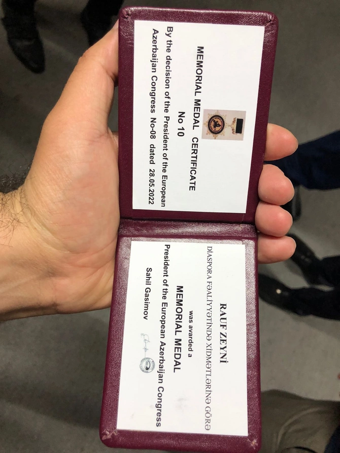 Rauf Zeyni AAK-ın xatirə medalı ilə təltif olundu — FOTOLAR Rauf Zeyni AAK-ın xatirə medalı ilə təltif olundu — FOTOLAR