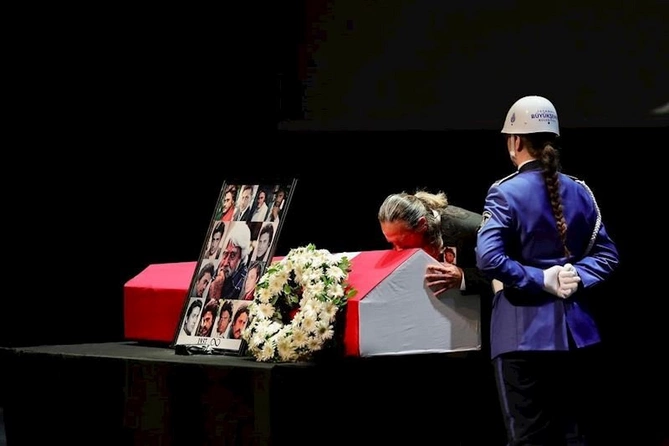 Cüneyt Arkın dəfn olundu — FOTOLAR
