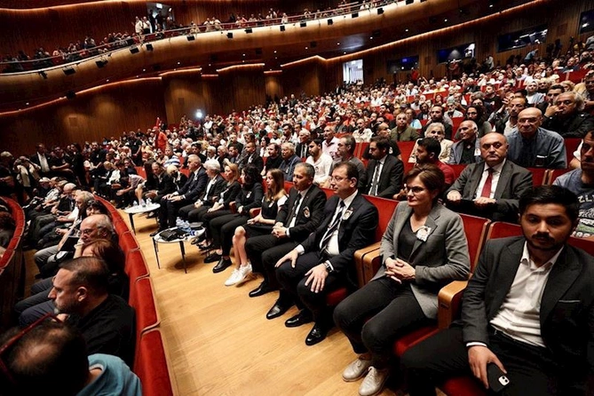 Cüneyt Arkın dəfn olundu — FOTOLAR