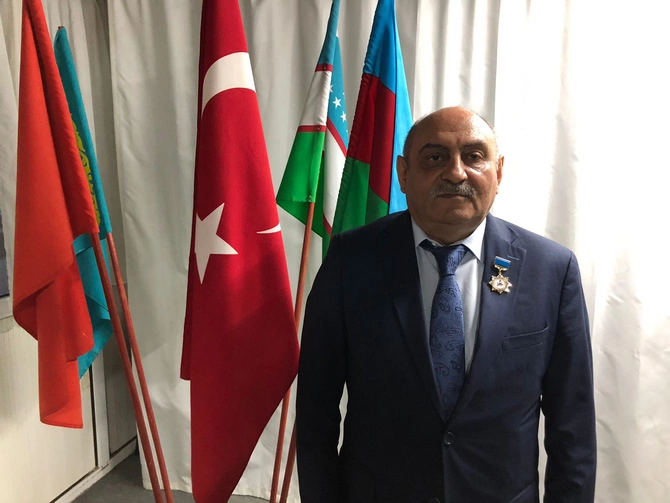 Rauf Zeyni AAK-ın xatirə medalı ilə təltif olundu — FOTOLAR Rauf Zeyni AAK-ın xatirə medalı ilə təltif olundu — FOTOLAR