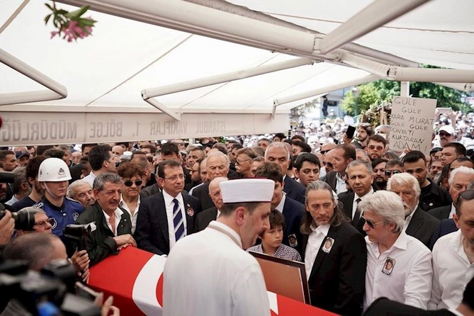 Cüneyt Arkın dəfn olundu — FOTOLAR