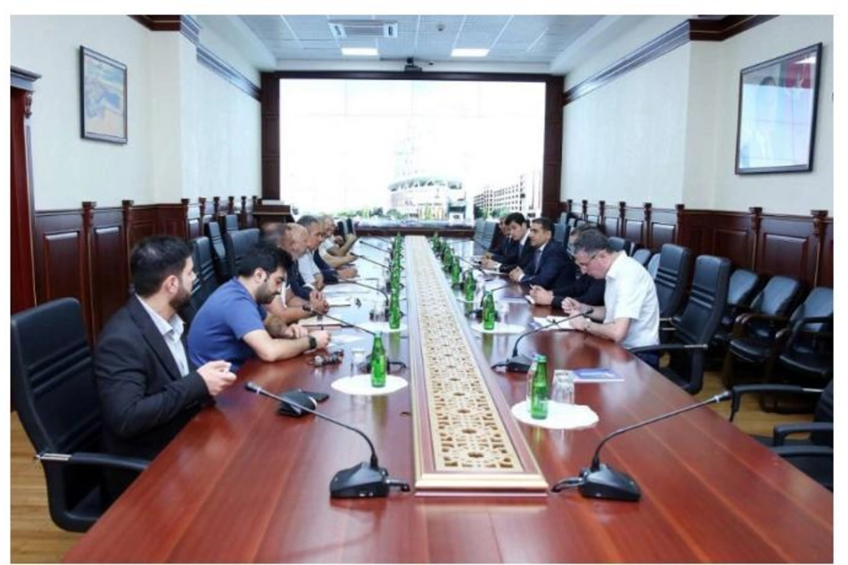 DGK-da quş əti və yumurta istehsalçıları ilə görüş keçirildi — FOTOLAR