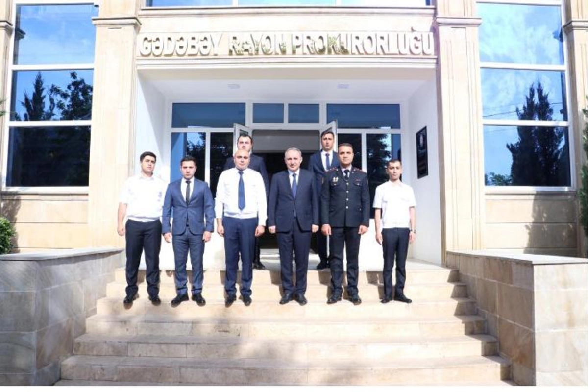 Baş prokuror Şəmkirdə vətəndaşları qəbul etdi — FOTOLAR