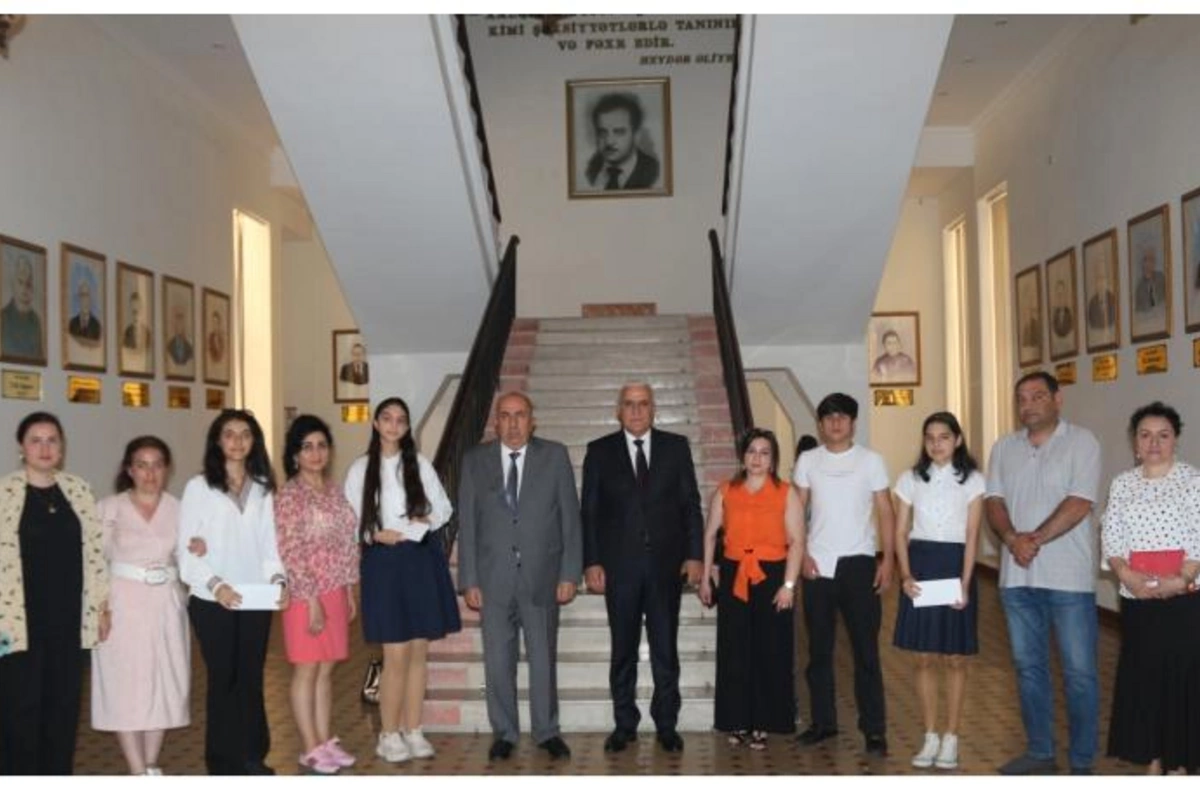 Qaliblər mükafatlandırıldı — FOTOLAR