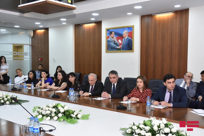 “İnsan hüquqlarının qorunması media müstəvisində” mövzusunda tədbir keçirildi — FOTOLAR