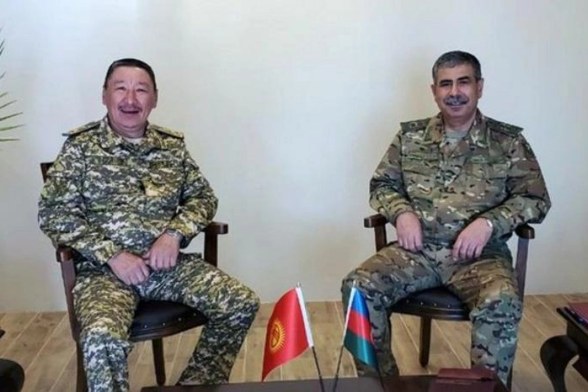 Zakir Həsənov qırğızıstanlı həmkarı ilə fikir mübadiləsi apardı