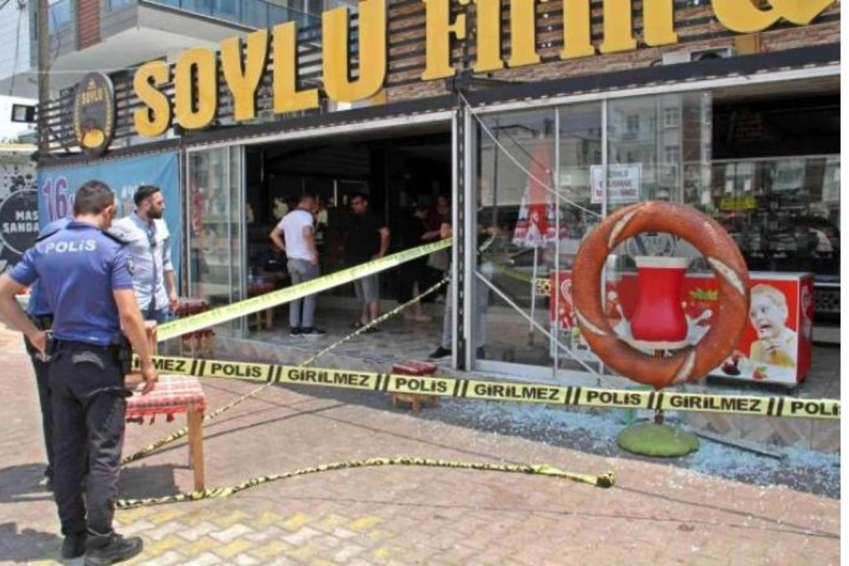 Çörəyi ondan ucuz satan çörəkçini güllələdi — FOTOLAR