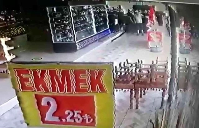 Çörəyi ondan ucuz satan çörəkçini güllələdi — FOTOLAR
