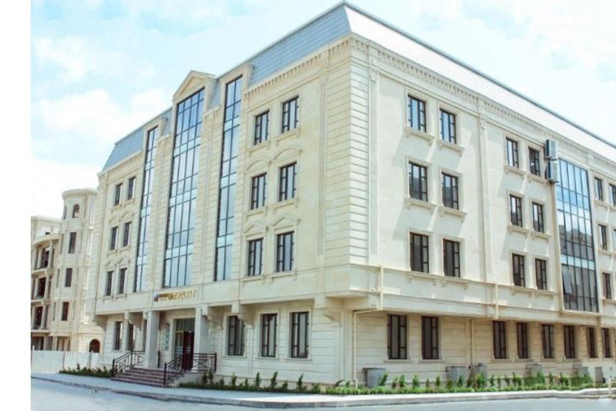 Sənədlərini ala bilməyən tələbələrə universitetdən CAVAB