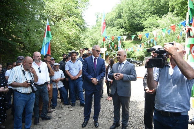 Lerik sakini öz təşəbbüsü ilə körpü inşa etdi — FOTOLAR Lerik sakini öz təşəbbüsü ilə körpü inşa etdi — FOTOLAR